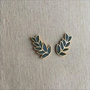 Laurel Pins